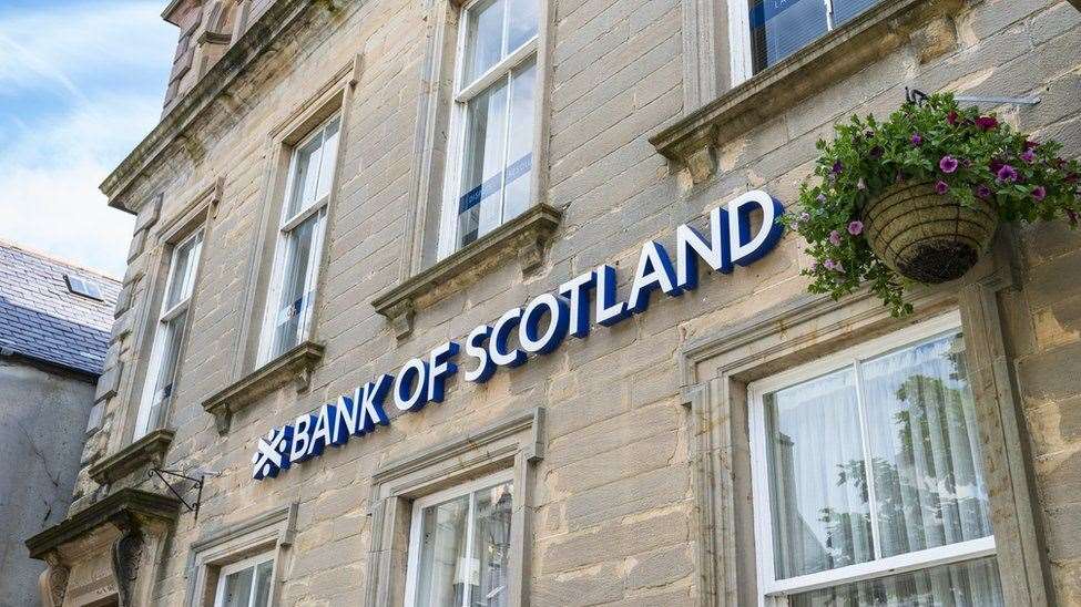 The Bank of Scotland is to scrap its mobile branch services in communities in Aberdeenshire and Moray.